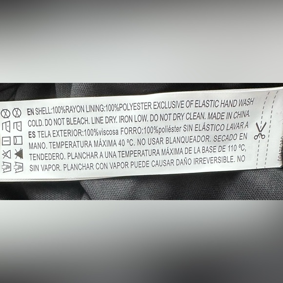 NWT Forever 21 Black and Floral Off the Shoulder Crop Top in Womens Size Medium - Picture 5 of 6